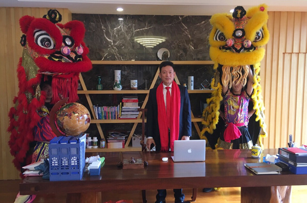 千秋偉業(yè)添錦繡 萬里鵬程展宏圖 —— 常青樹舞獅獻(xiàn)瑞賀新春，歡天喜地迎開工！